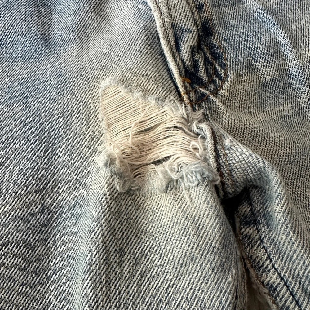Vintage 80s Levi’s 505 USA Made Zip Fly Straight Leg Distressed Jeans 33x32